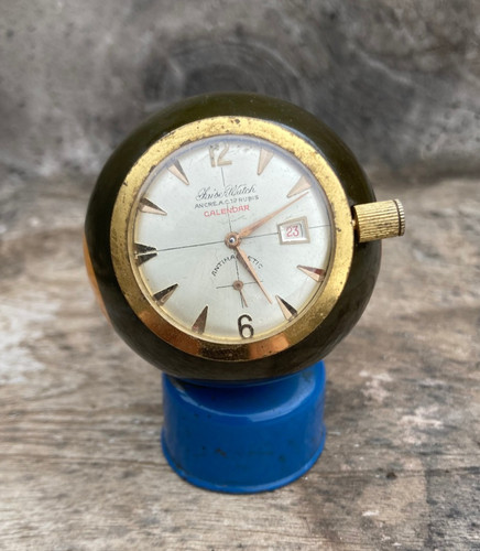 Montre dans boule - dans,